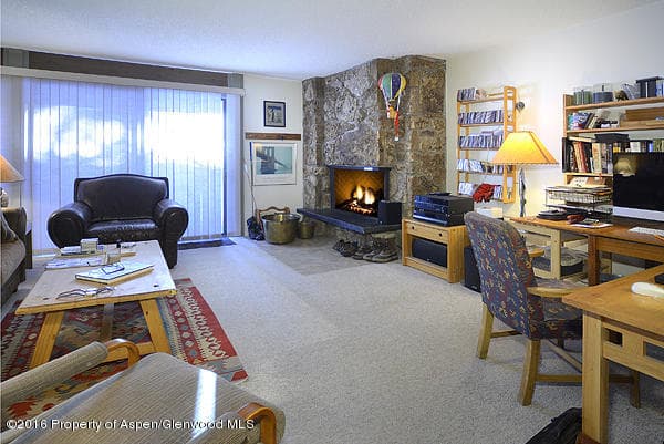 150 Carriage Way #4 - Photo 3