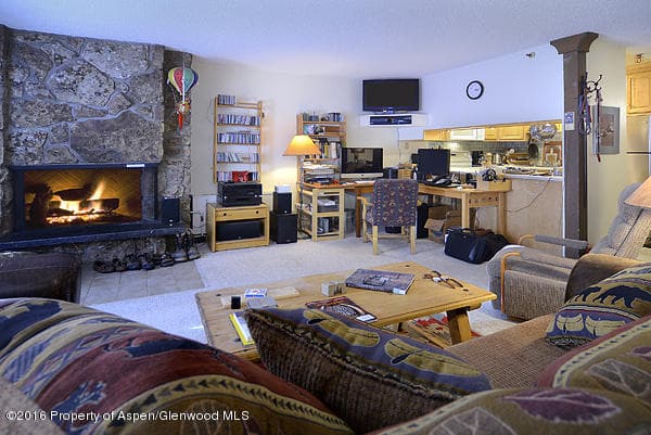150 Carriage Way #4 - Photo 6