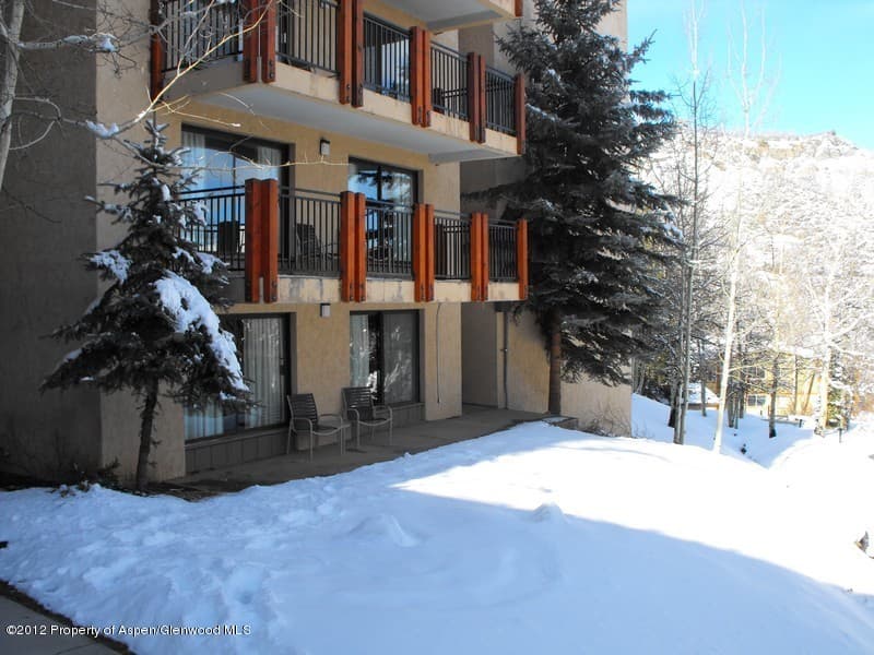 300 Carriage Way #624 - Photo 2