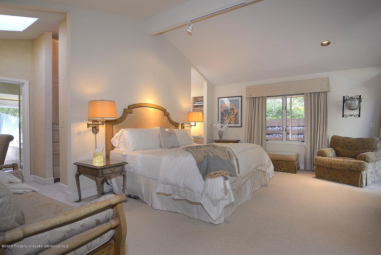 462 Maple Ridge Lane - Photo 9