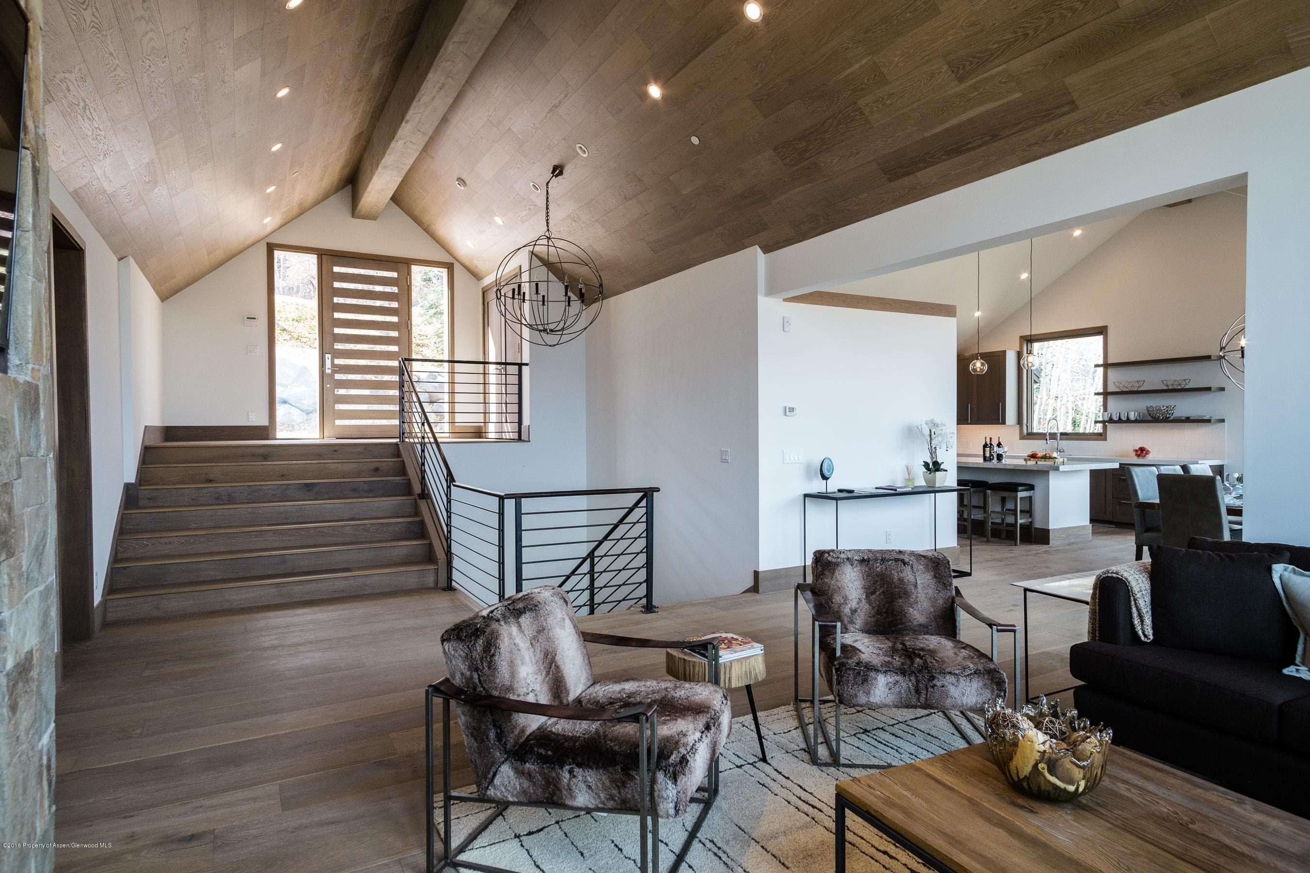 1382 Faraway Road - Photo 3