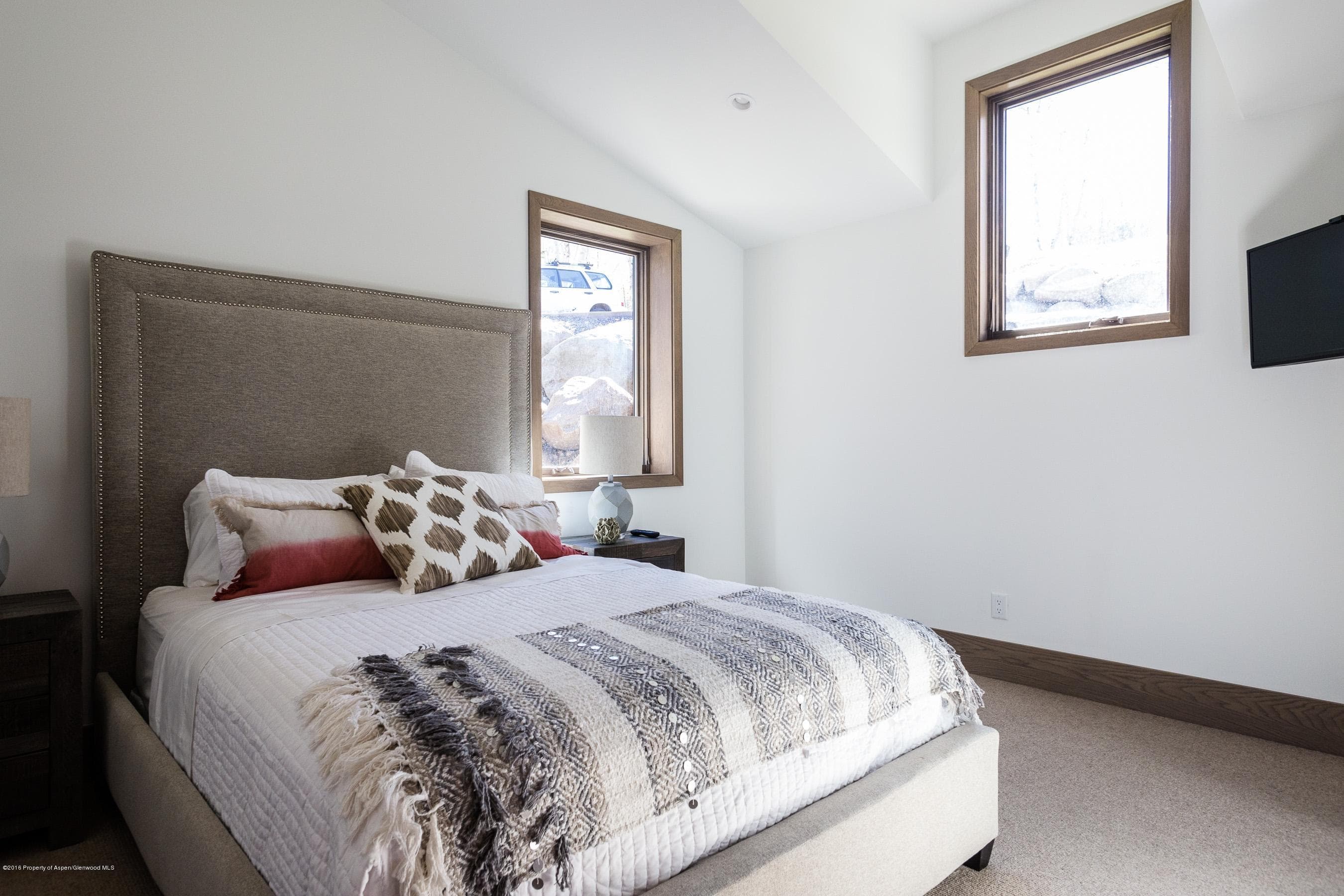 1382 Faraway Road - Photo 12