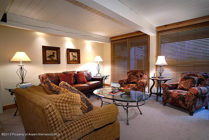 855 Carriage Way-Summit 106 Summit 106 - Photo 2