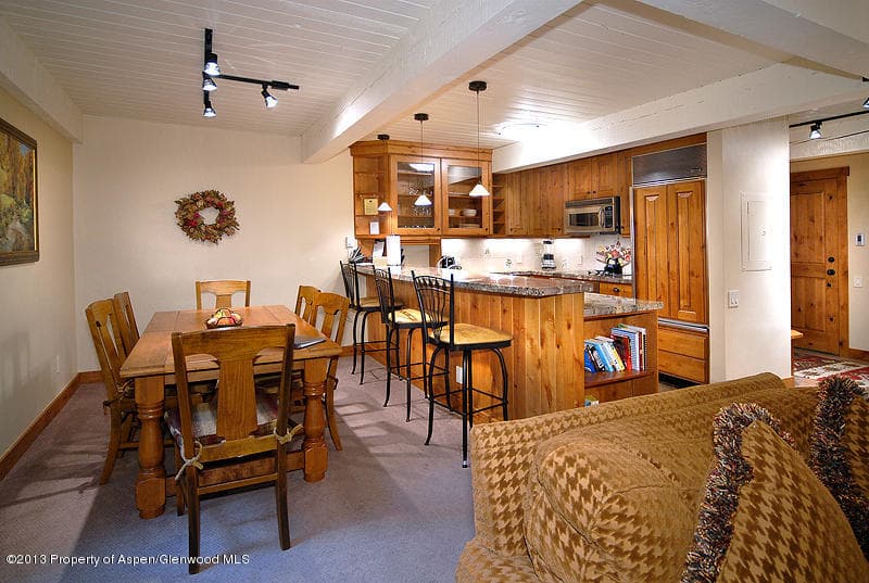 855 Carriage Way-Summit 106 Summit 106 - Photo 6