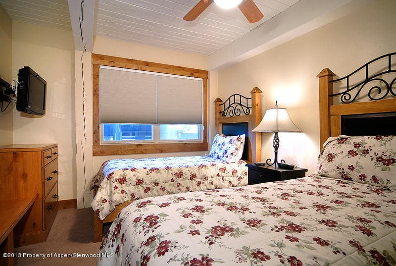 855 Carriage Way-Summit 106 Summit 106 - Photo 12