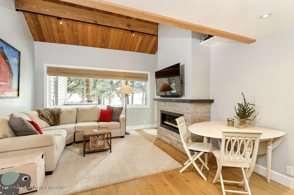 4000 Brush Creek Road 28 - Photo 4