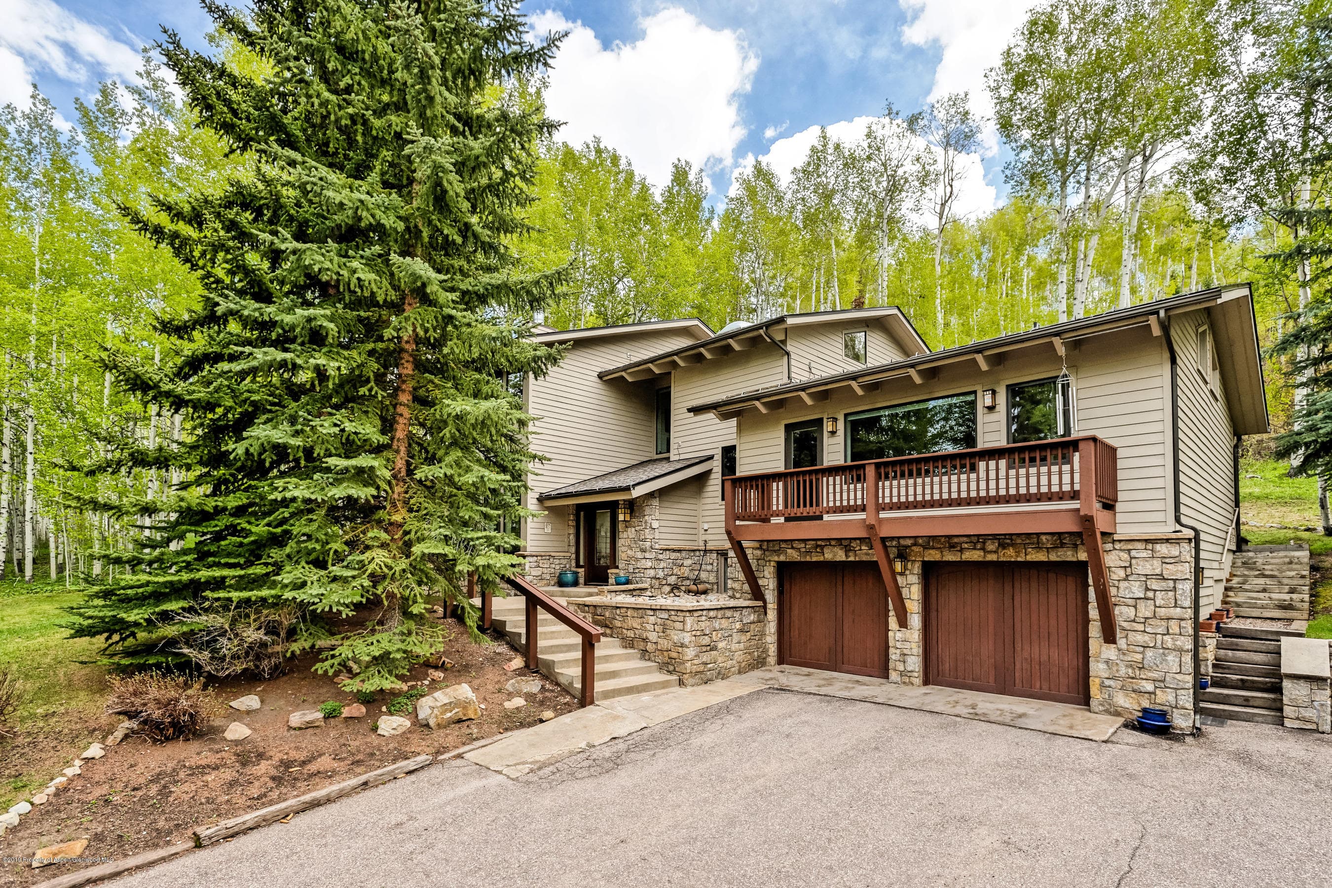 623 Faraway Road - Photo 2