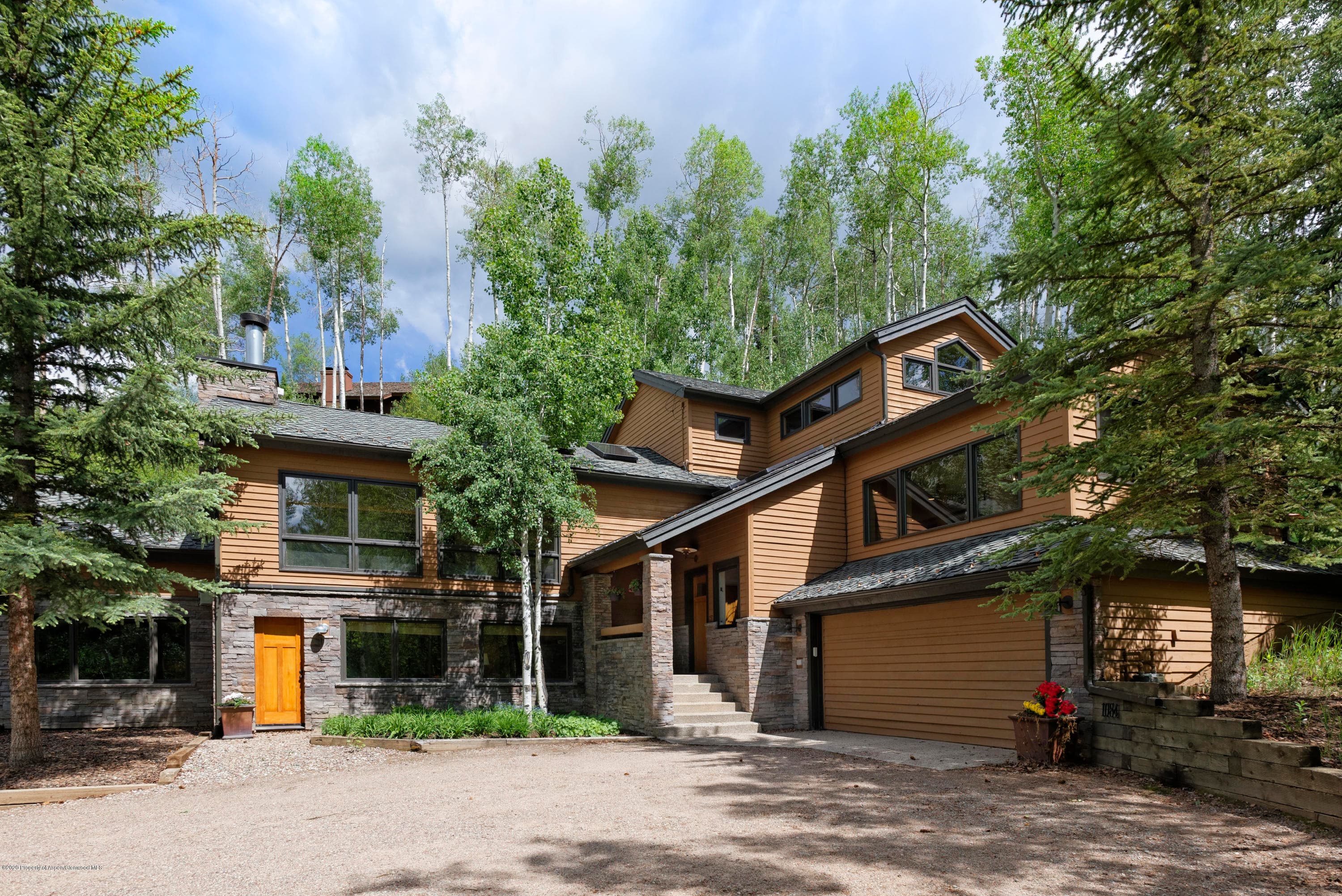 1084 Faraway Road - Photo 2