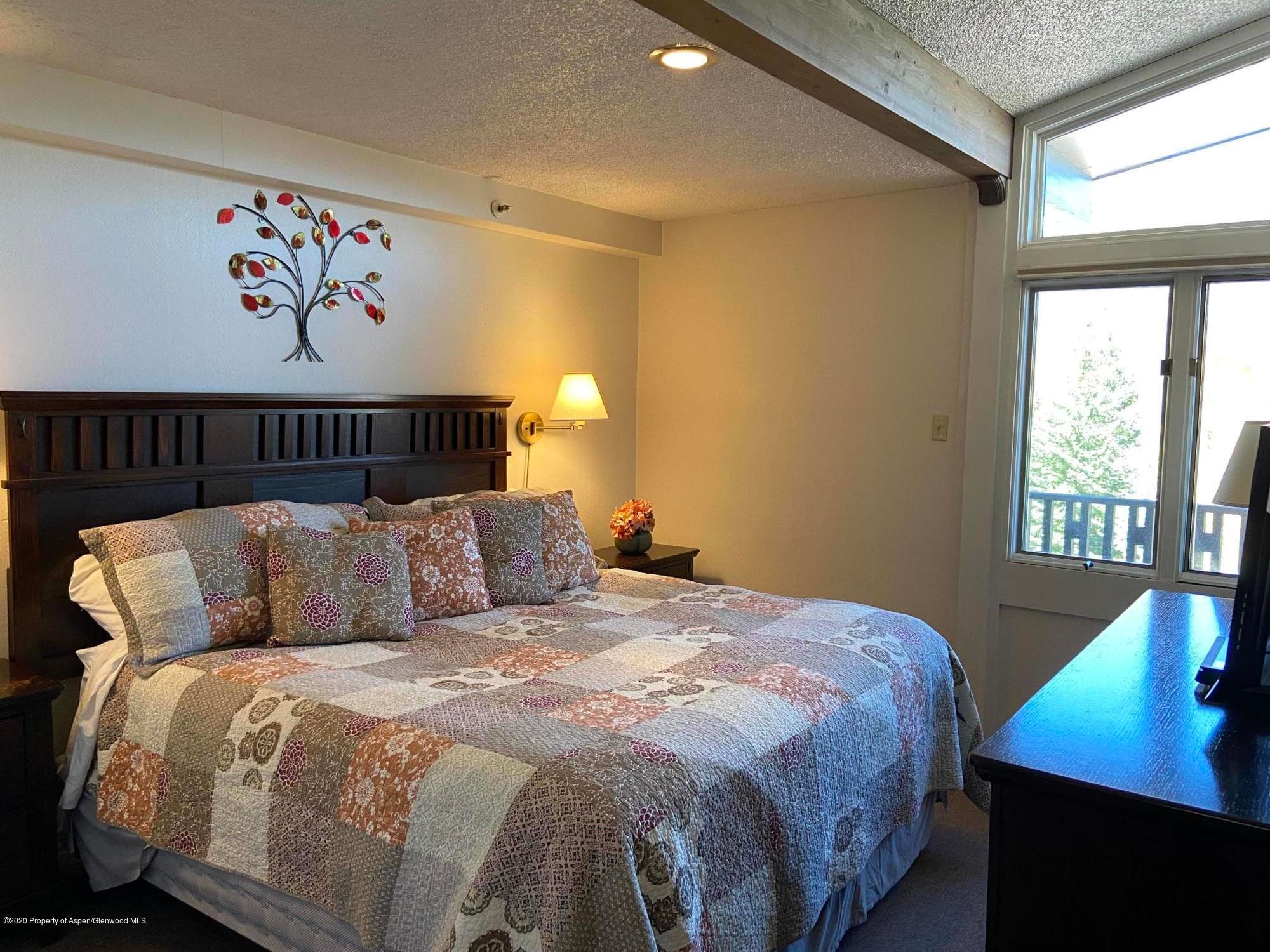 150 Carriage Way 15 - Photo 4