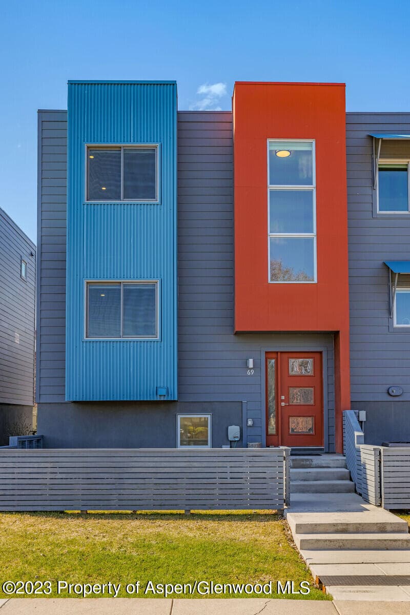 69 Village Ln - Photo 2