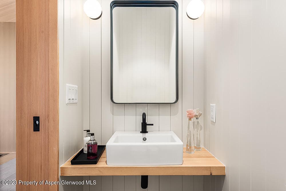 411 Wood Road 3 - Photo 10