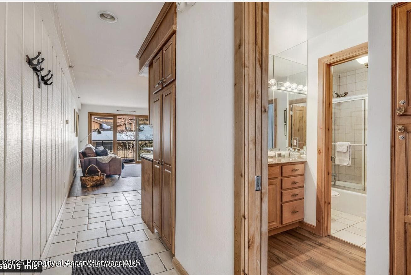 400 WOOD Road B-2205 - Photo 2