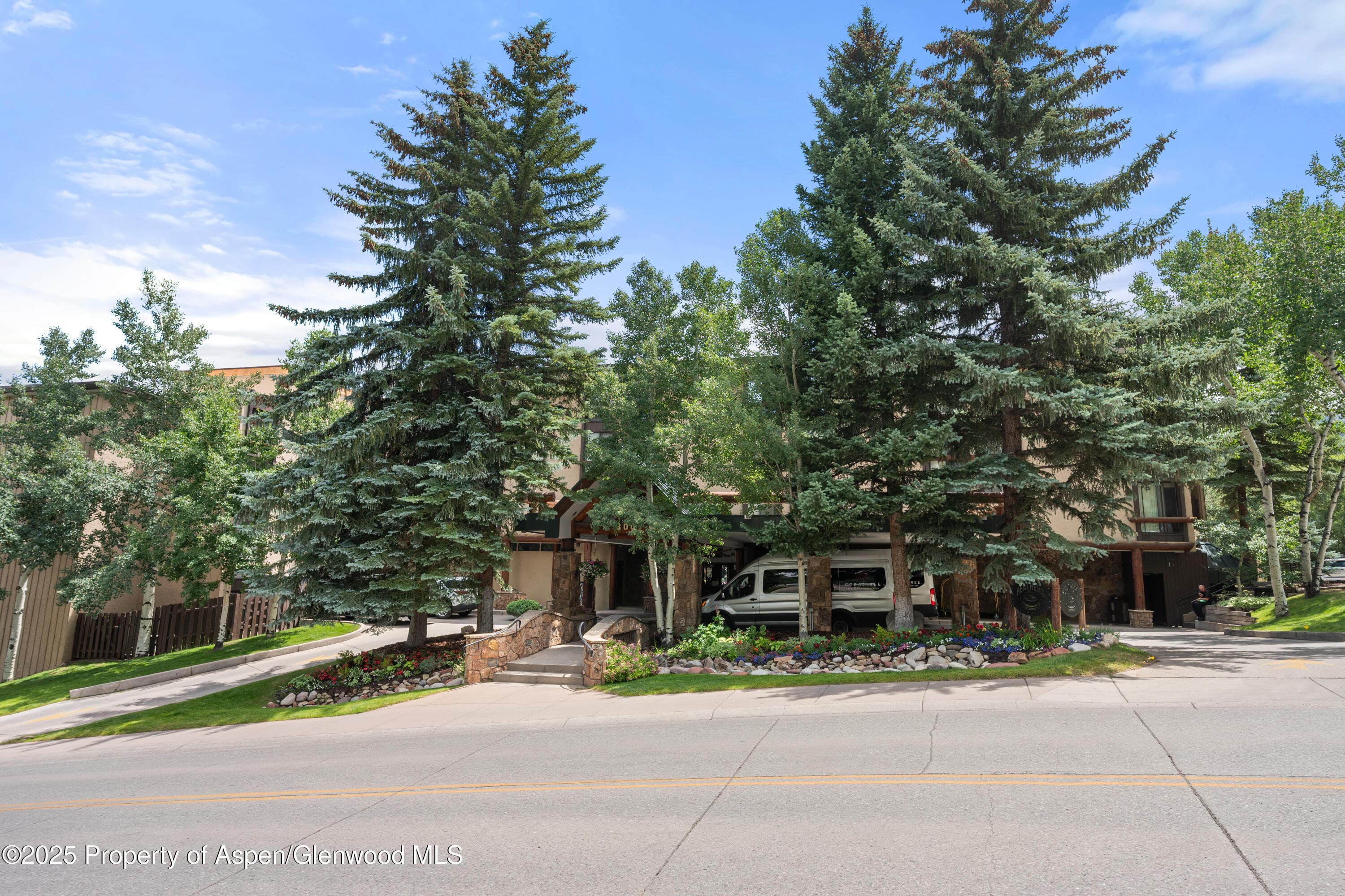 300 Carriage Way 303 - Photo 7