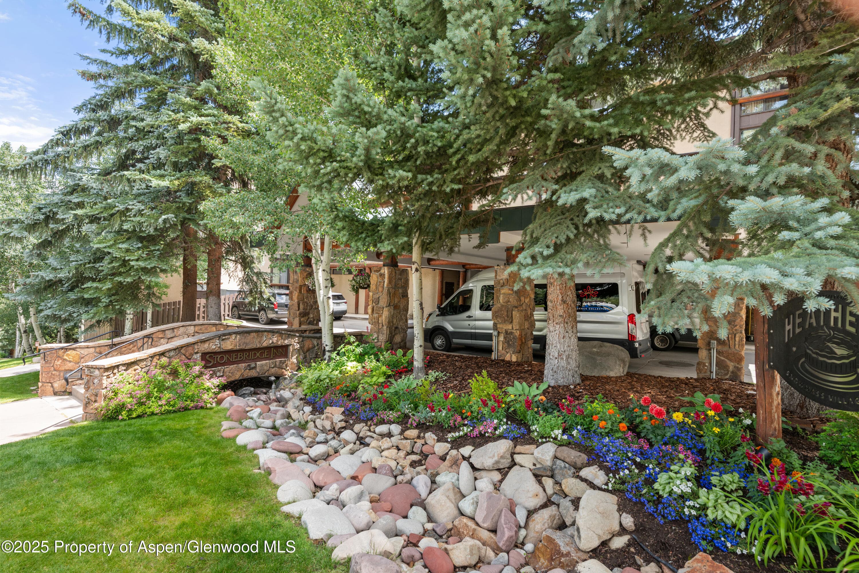 300 Carriage Way 303 - Photo 2