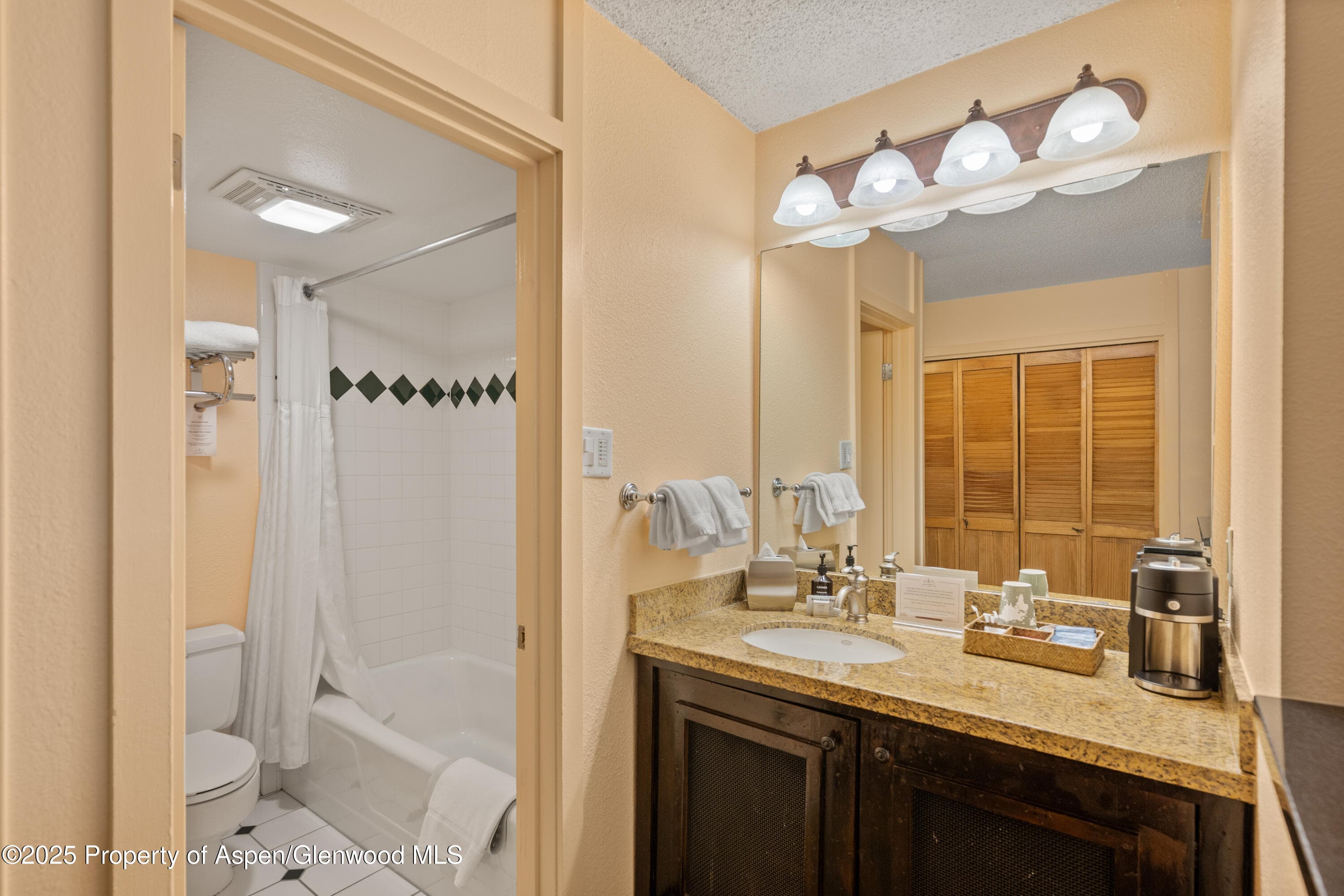 300 Carriage Way 303 - Photo 6