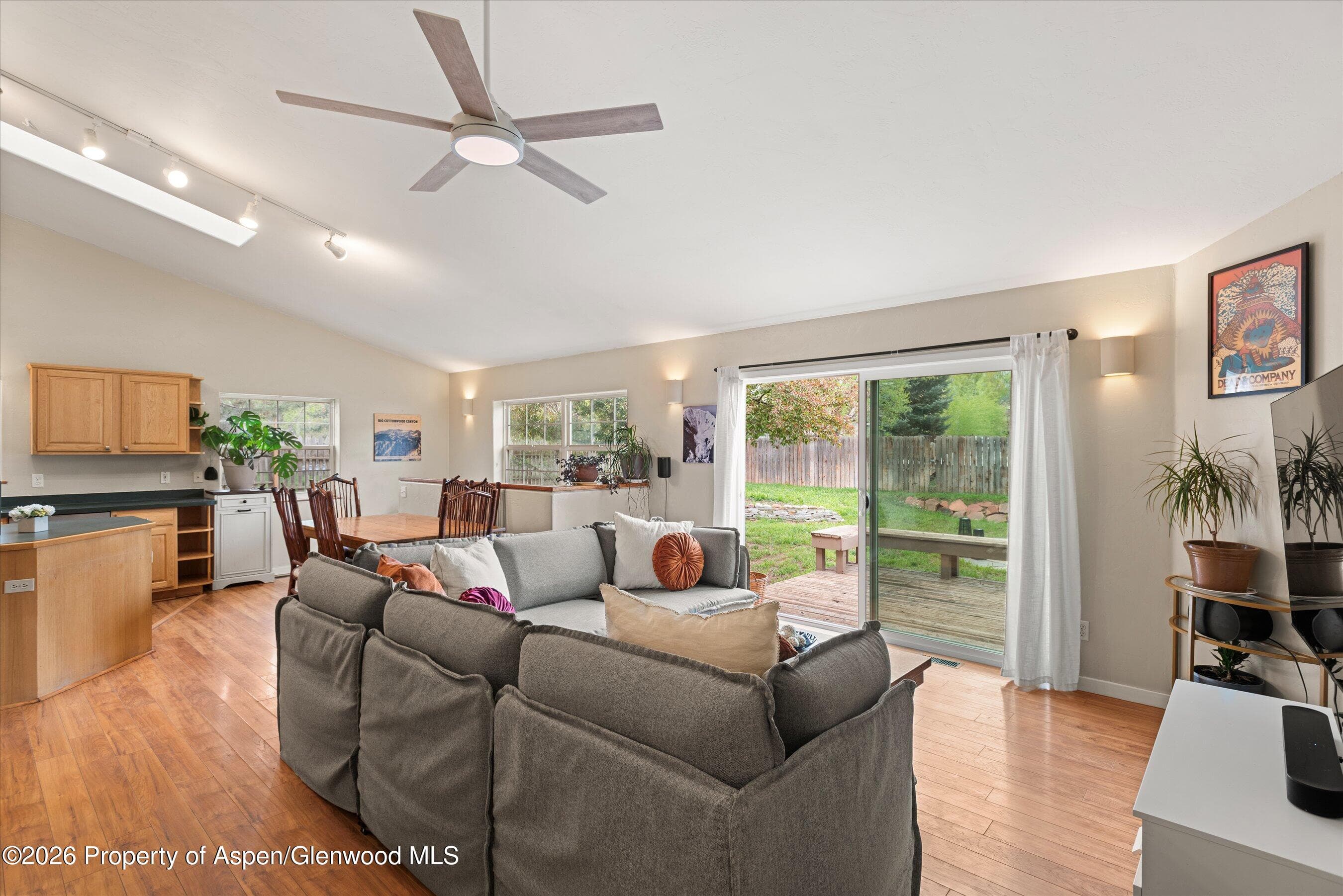 165 Summit Drive - Photo 3