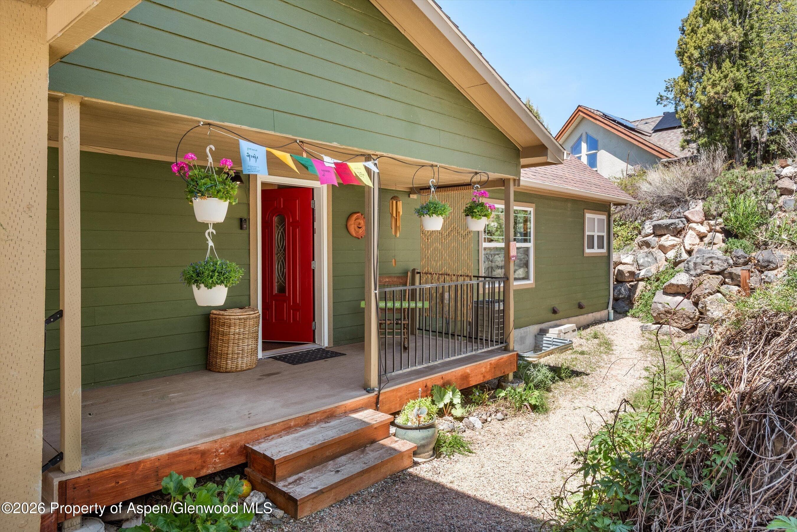 629 Hillcrest Drive - Photo 6