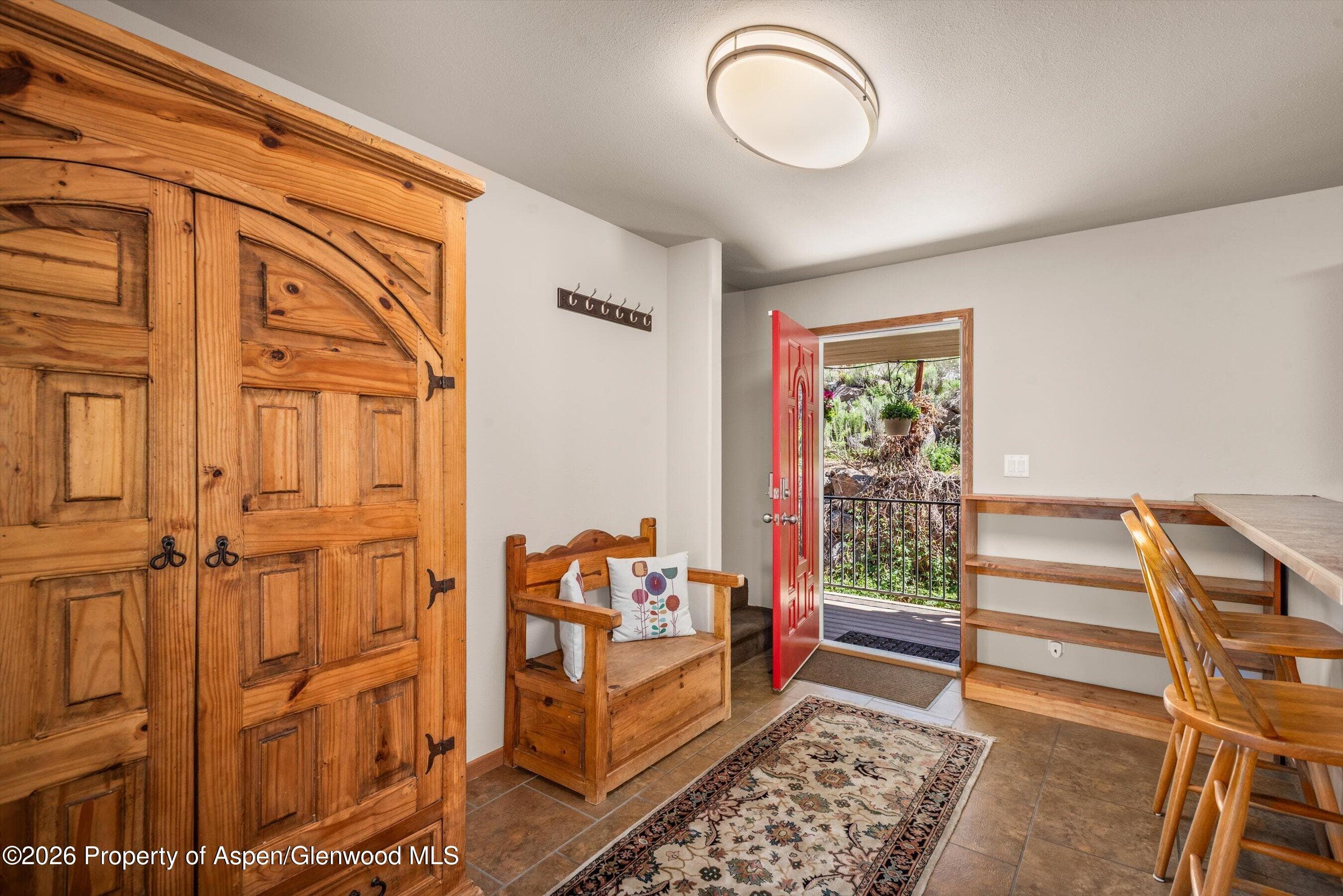 629 Hillcrest Drive - Photo 4
