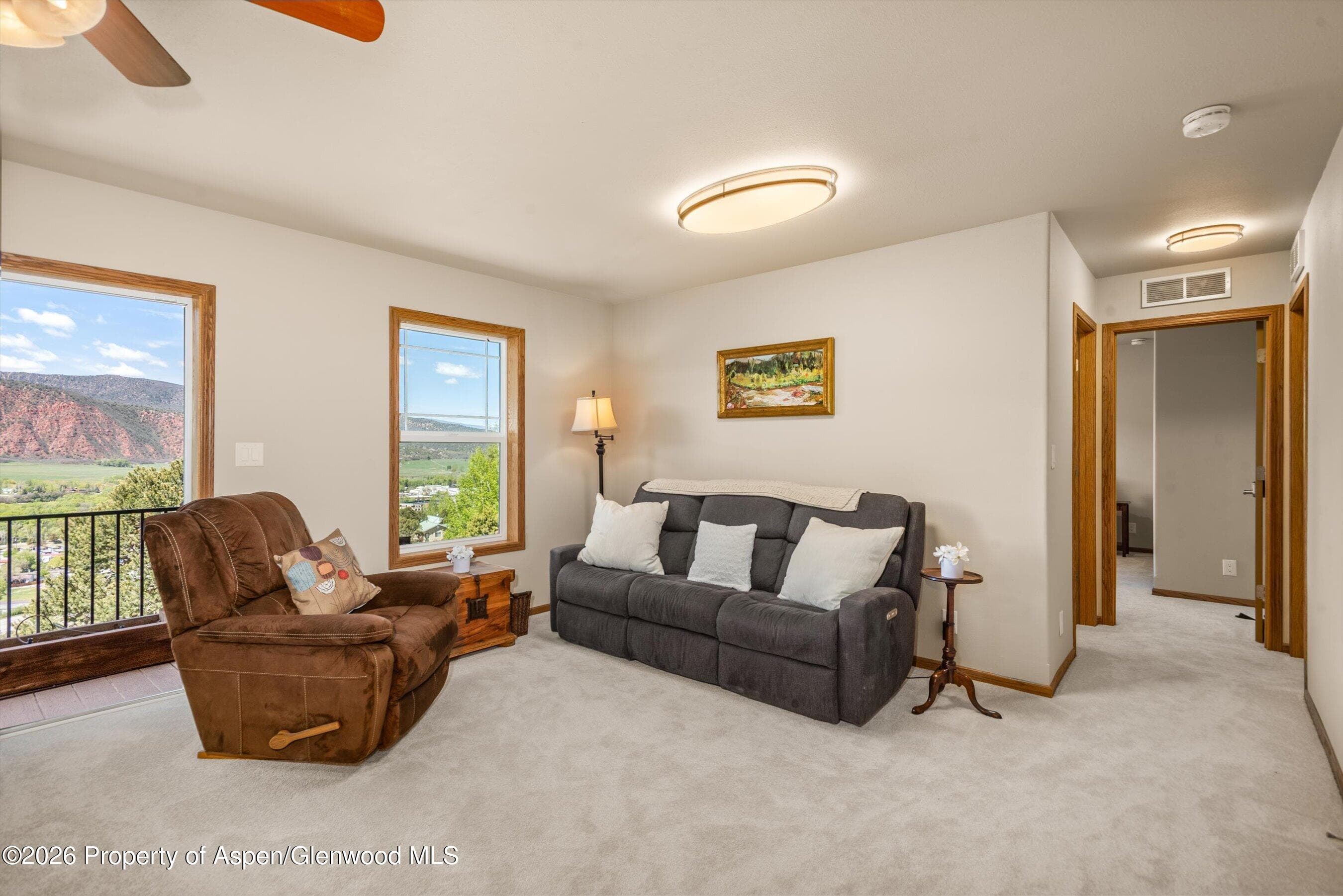 629 Hillcrest Drive - Photo 7