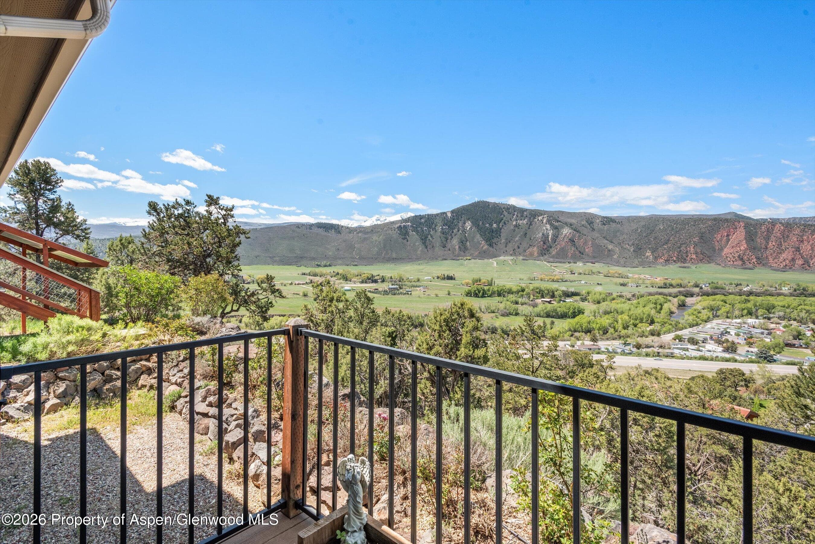 629 Hillcrest Drive - Photo 9