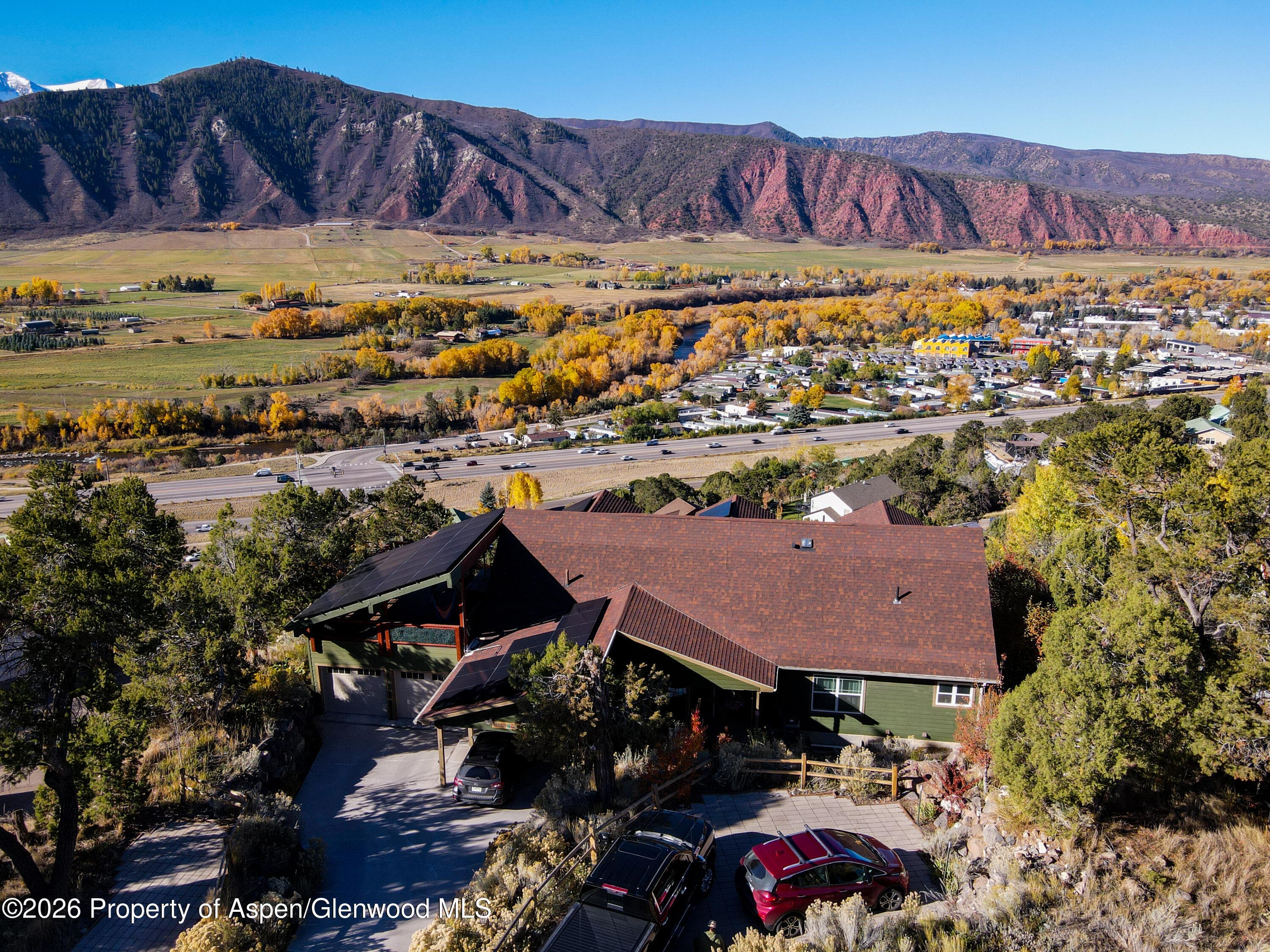 629 Hillcrest Drive - Photo 2