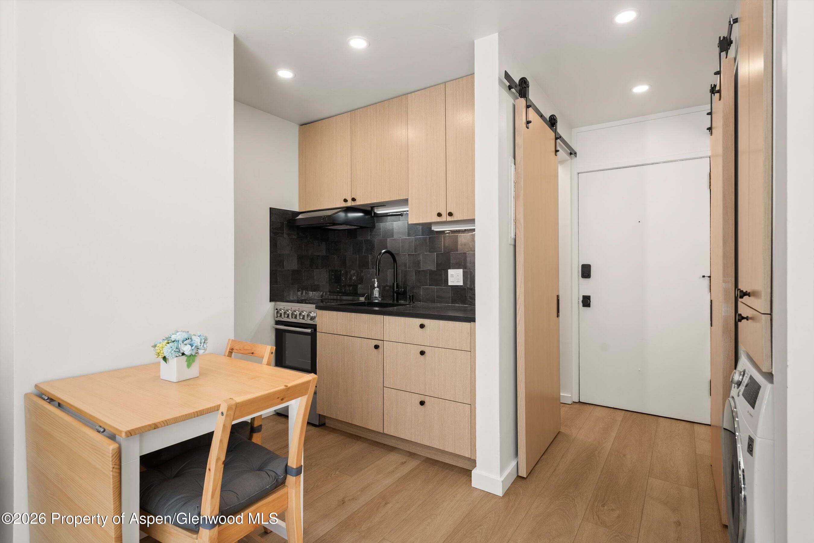 725 E Main Street 107 - Photo 7