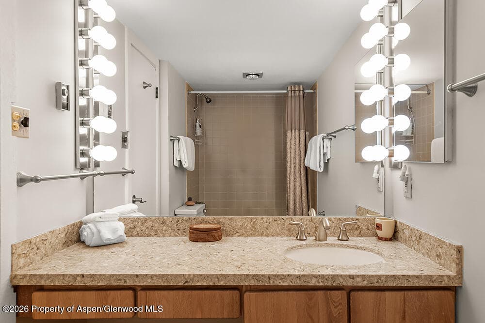 855 Carriage Way Summit 201 - Photo 8