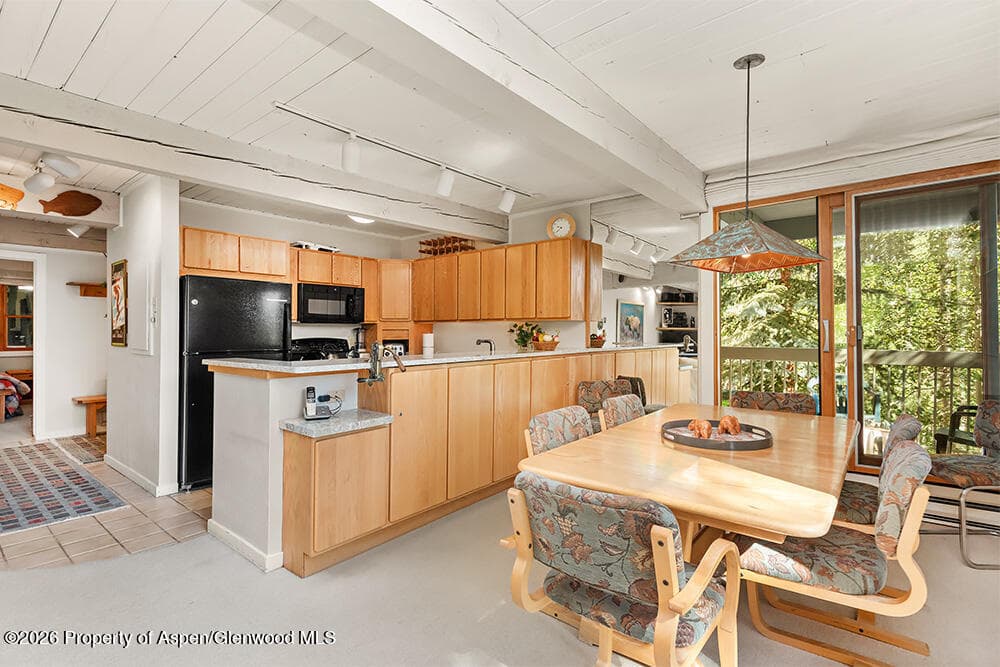 855 Carriage Way Summit 201 - Photo 2